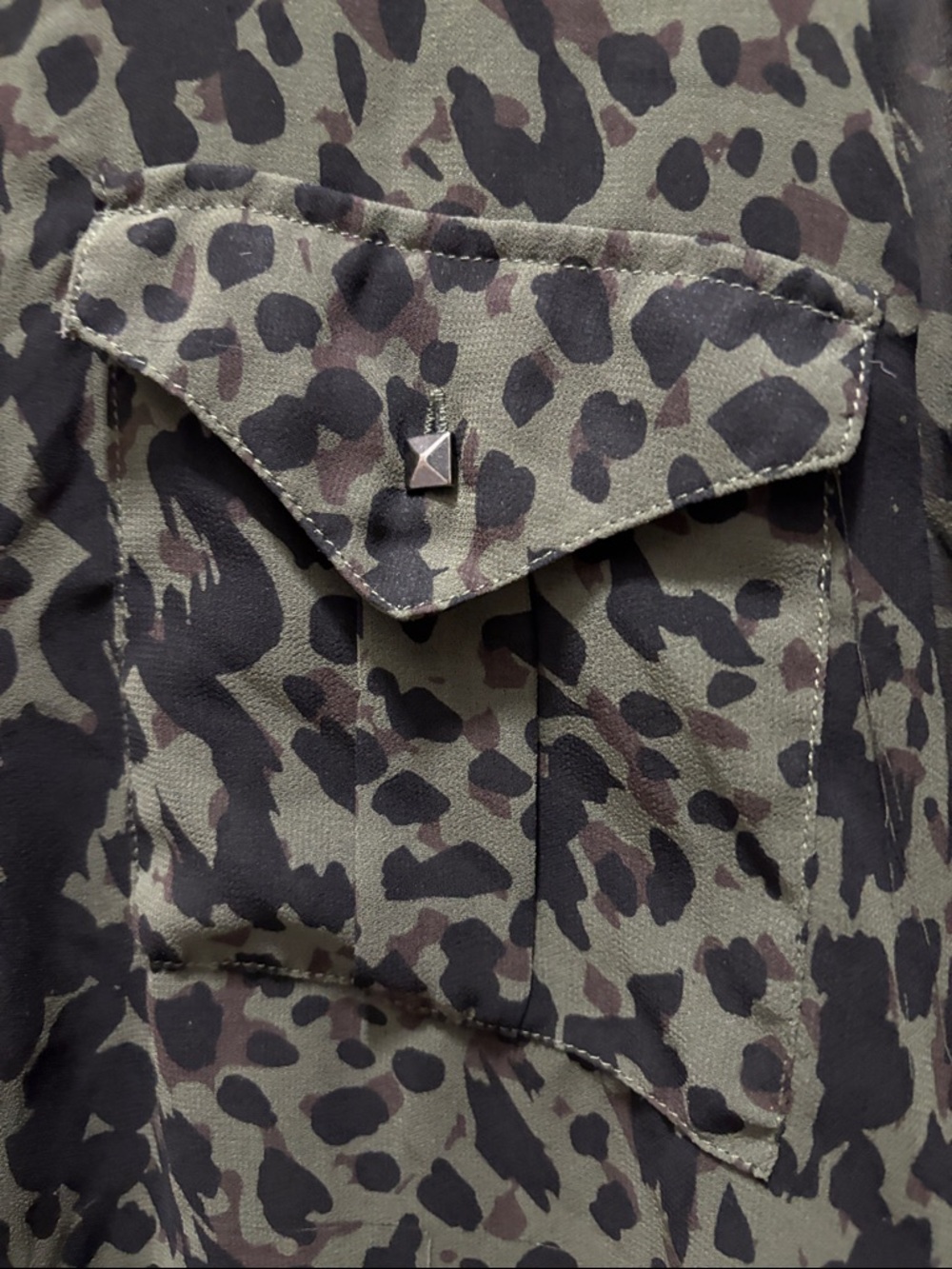 Rock & Republic Olive Green and Black Leopard Print Top - Picture 6 of 10